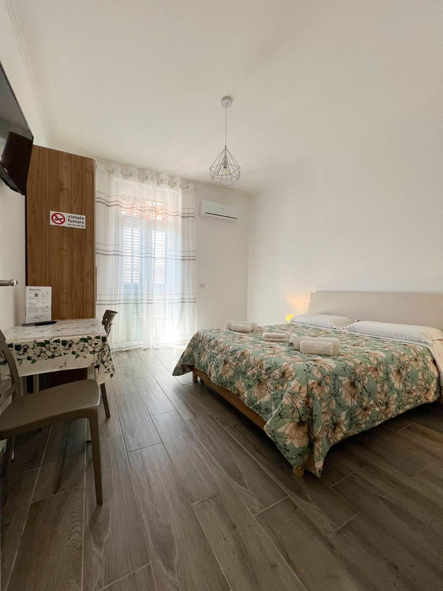 B&B Rifugio San Francesco Лідо-ді-Остія Екстер'єр фото
